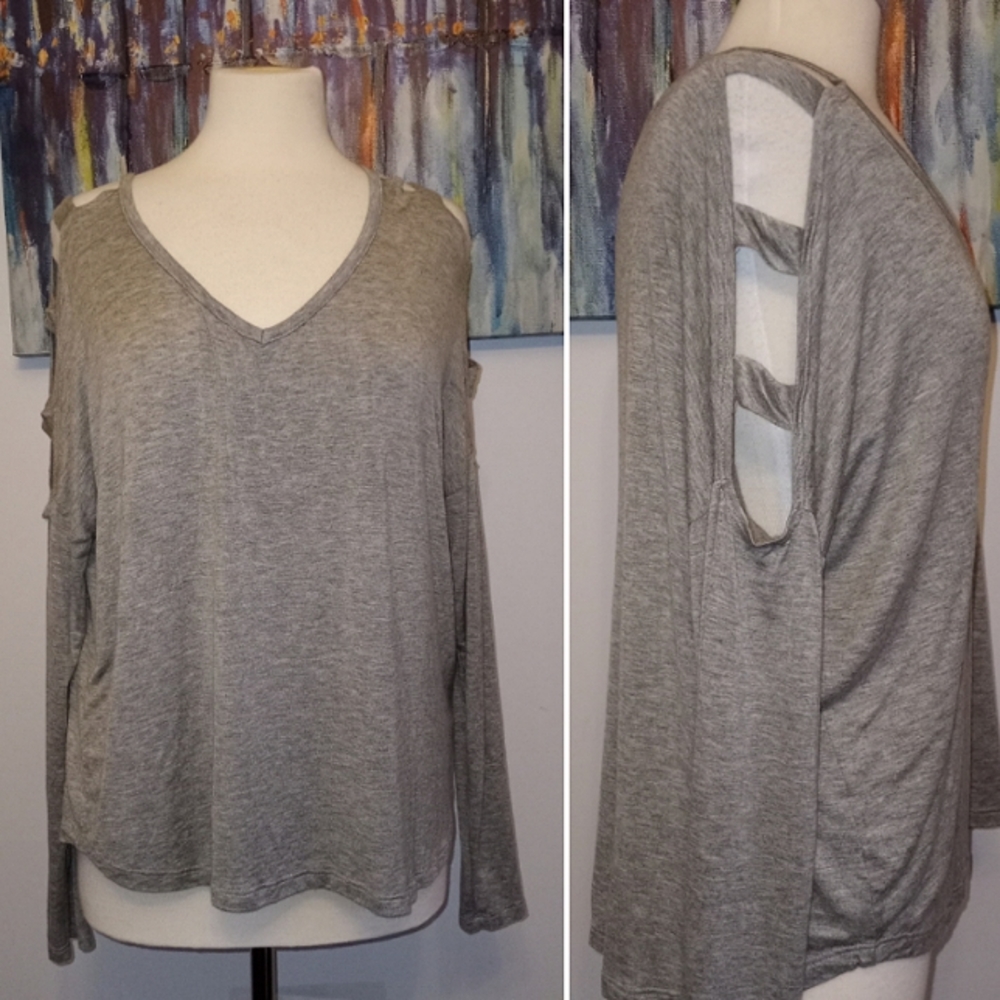 NWOT Vintage-ish Oversized Cold Shoulder V-neck top Long Sleeve Double Zero